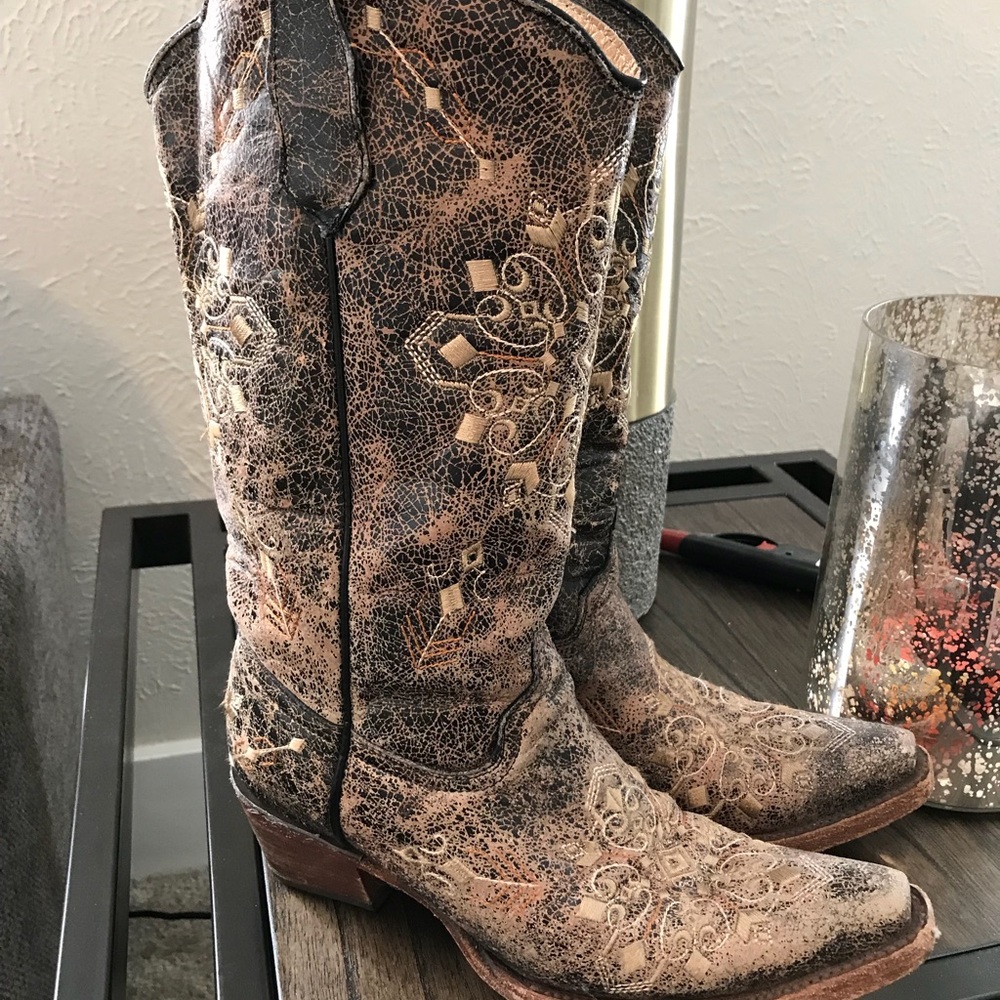 Circle G cowgirl boots.